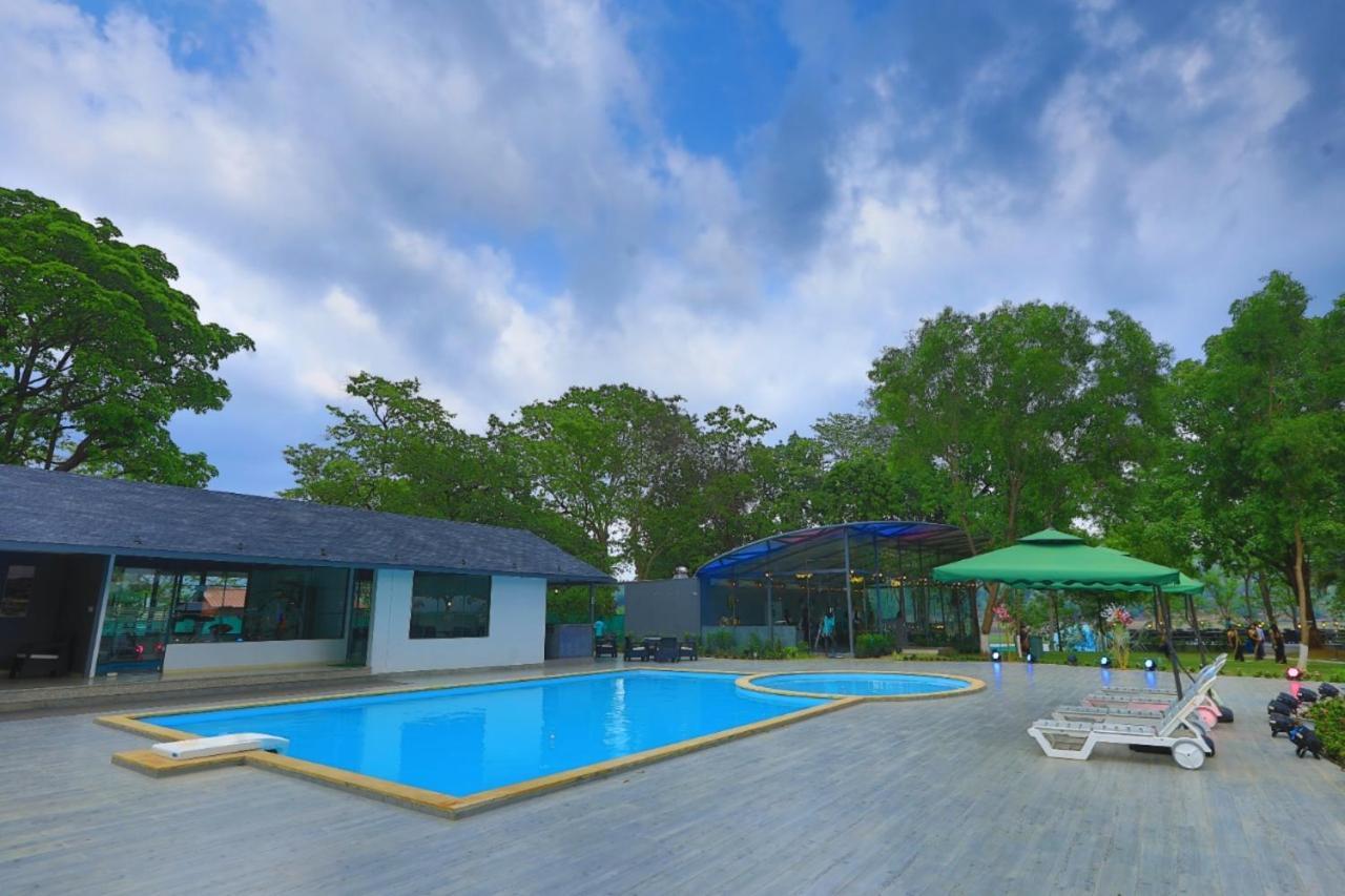 White Feather Resort Kauncha Silvassa Exterior photo